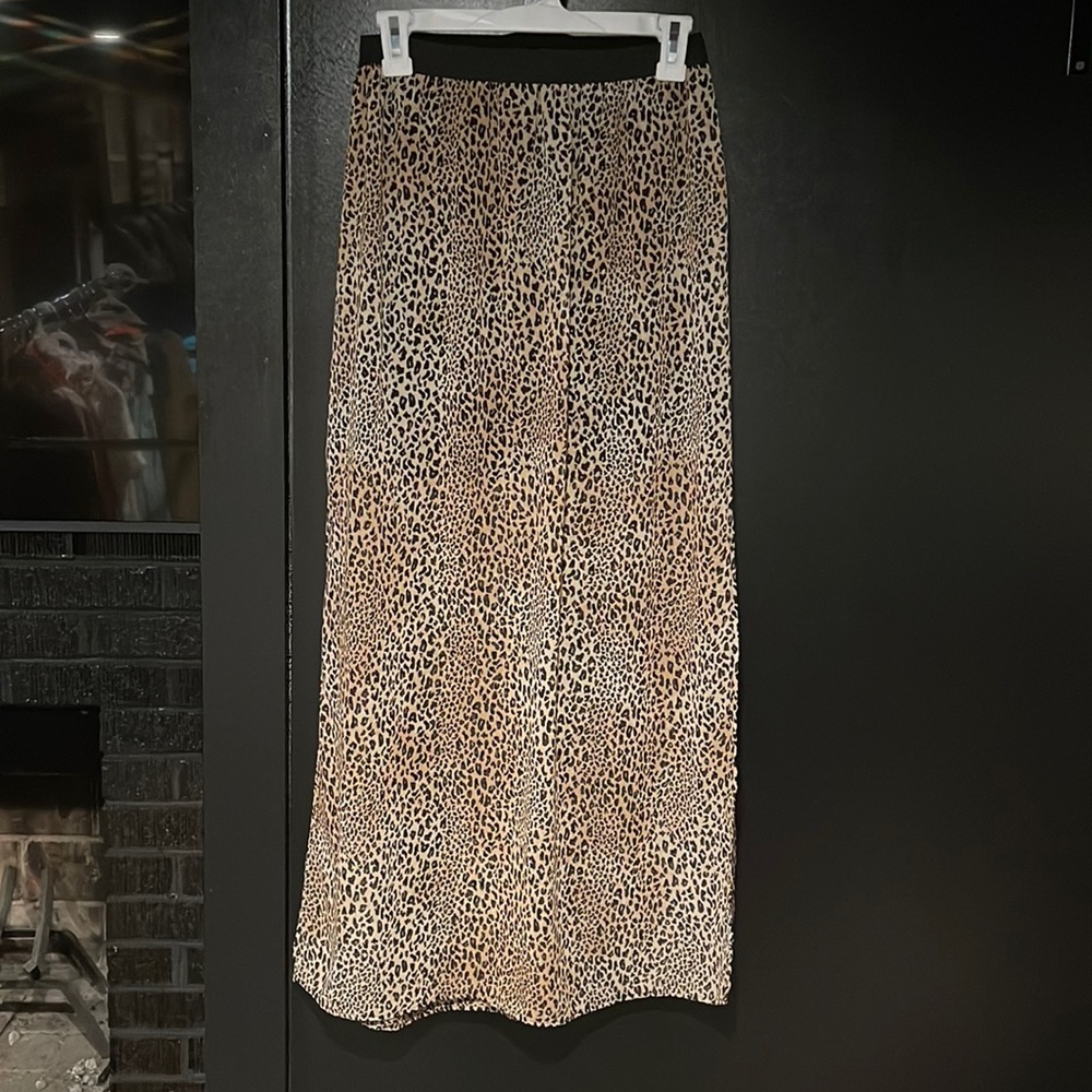 H&M Printed Skirt, size 6